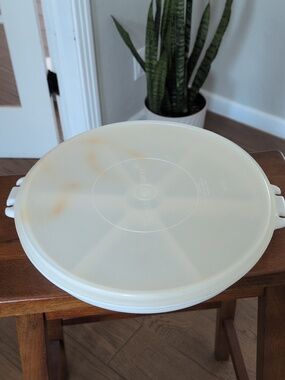 Vintage Tupperware Round Plastic Divided Serving Party Compartment Food Storage